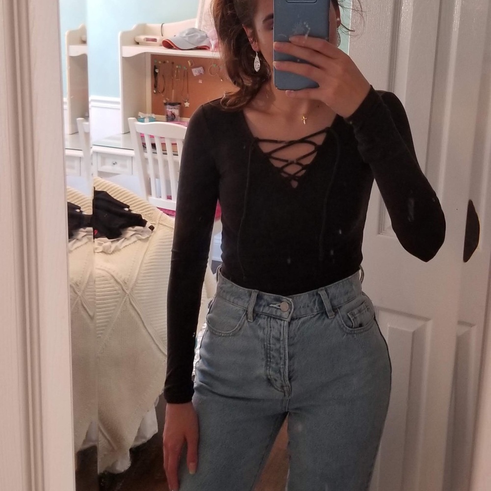 Black criss cross long sleeve